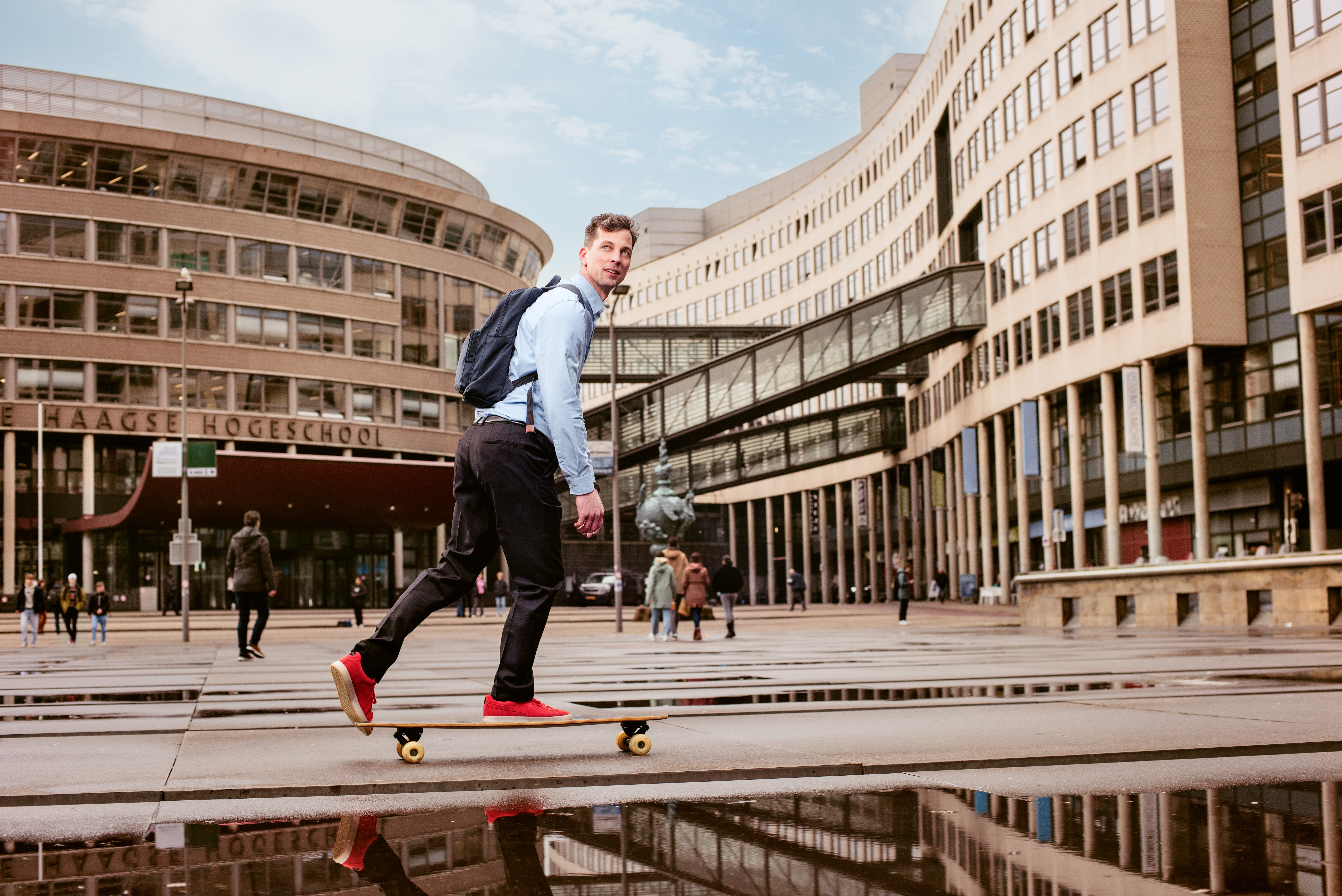 Student op skates