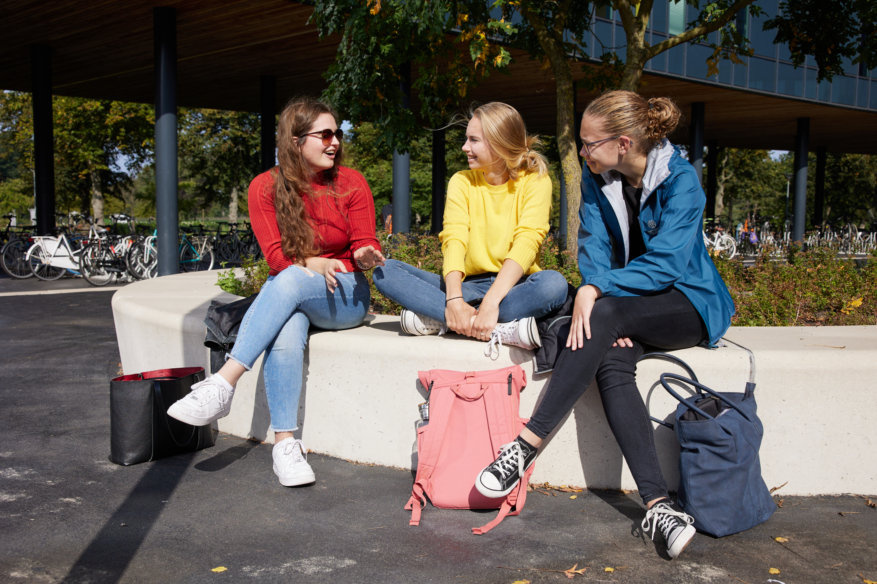 Groepje studenten buiten