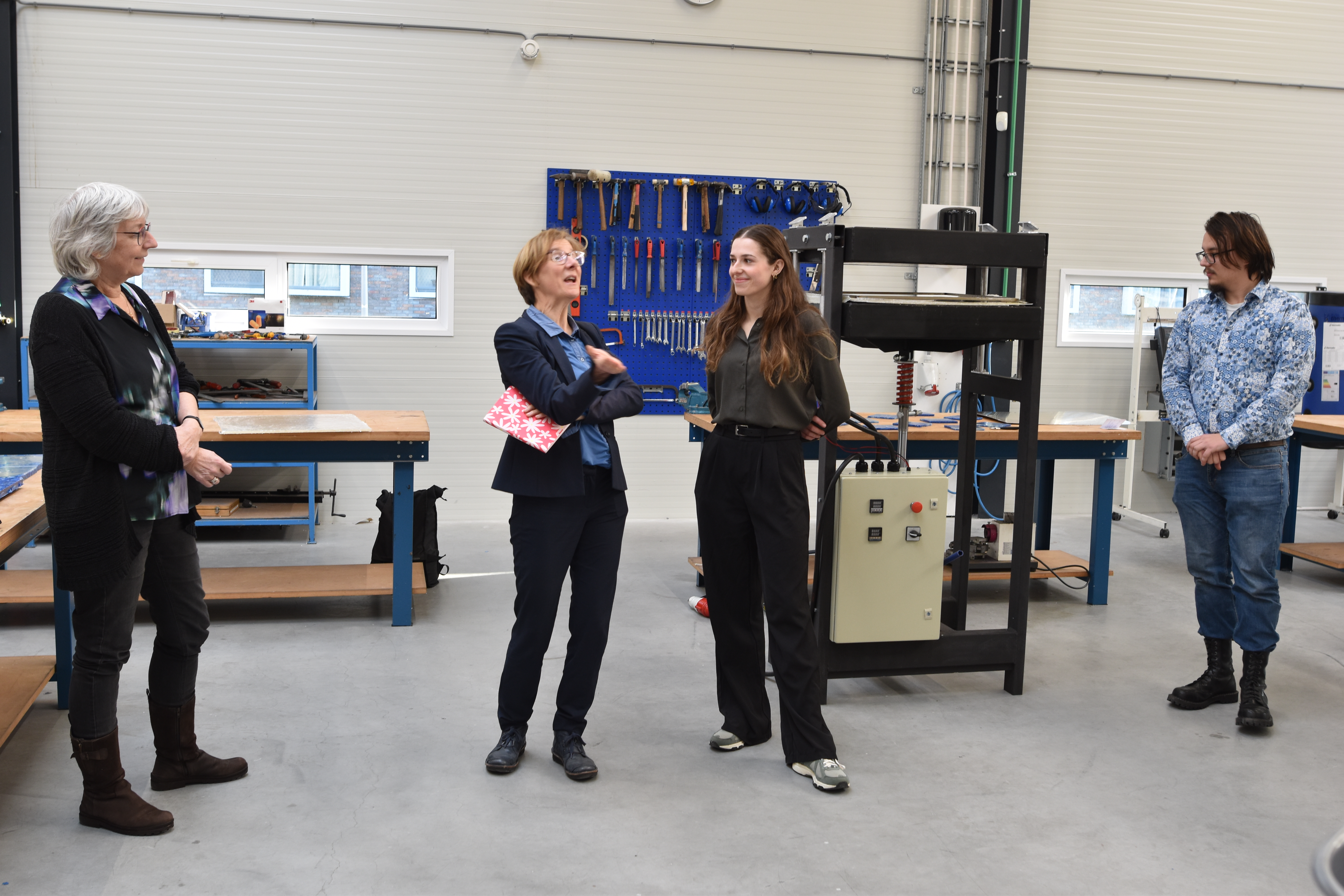 lancering plastic plate pers machine