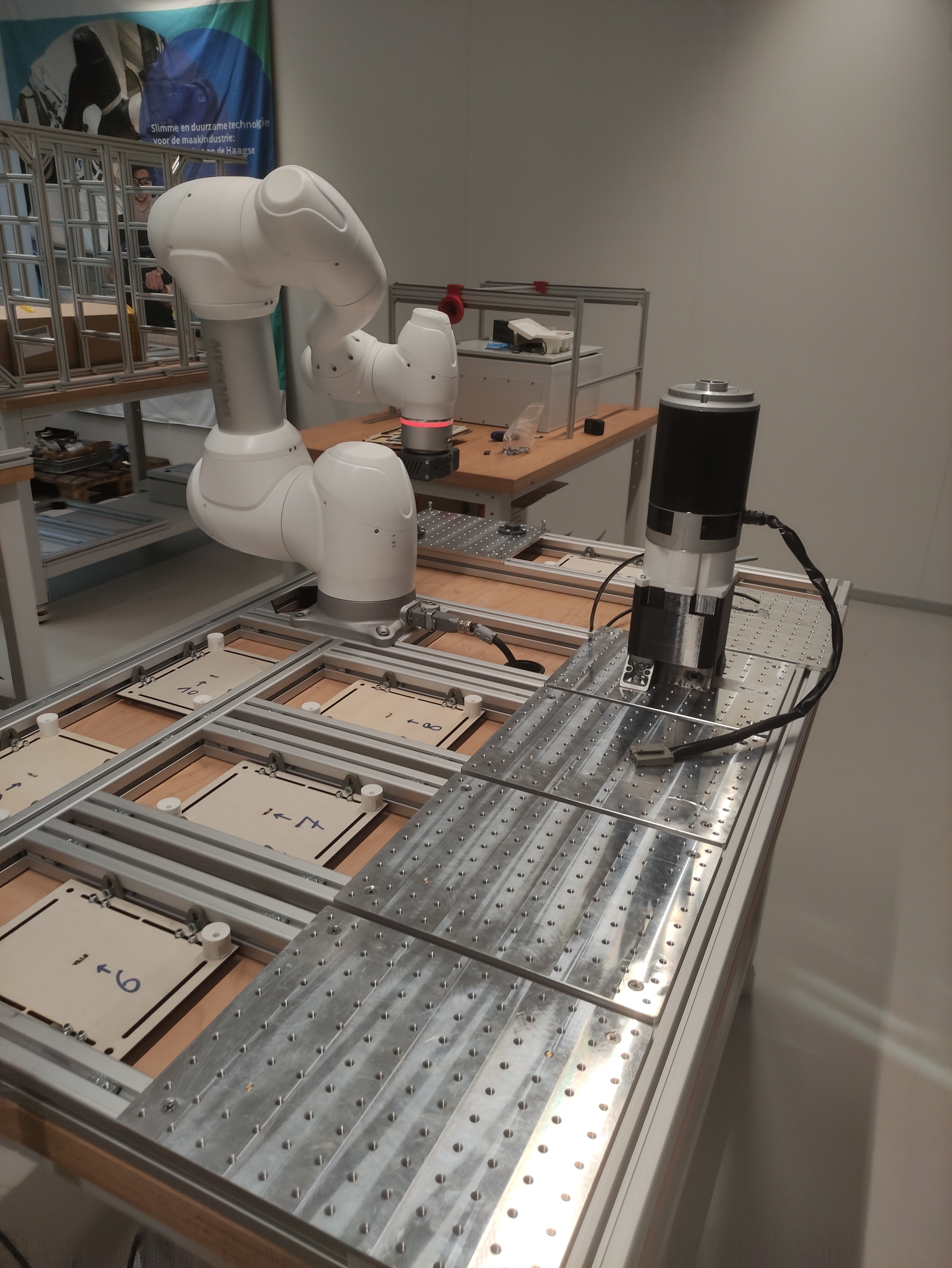 Disassembly station