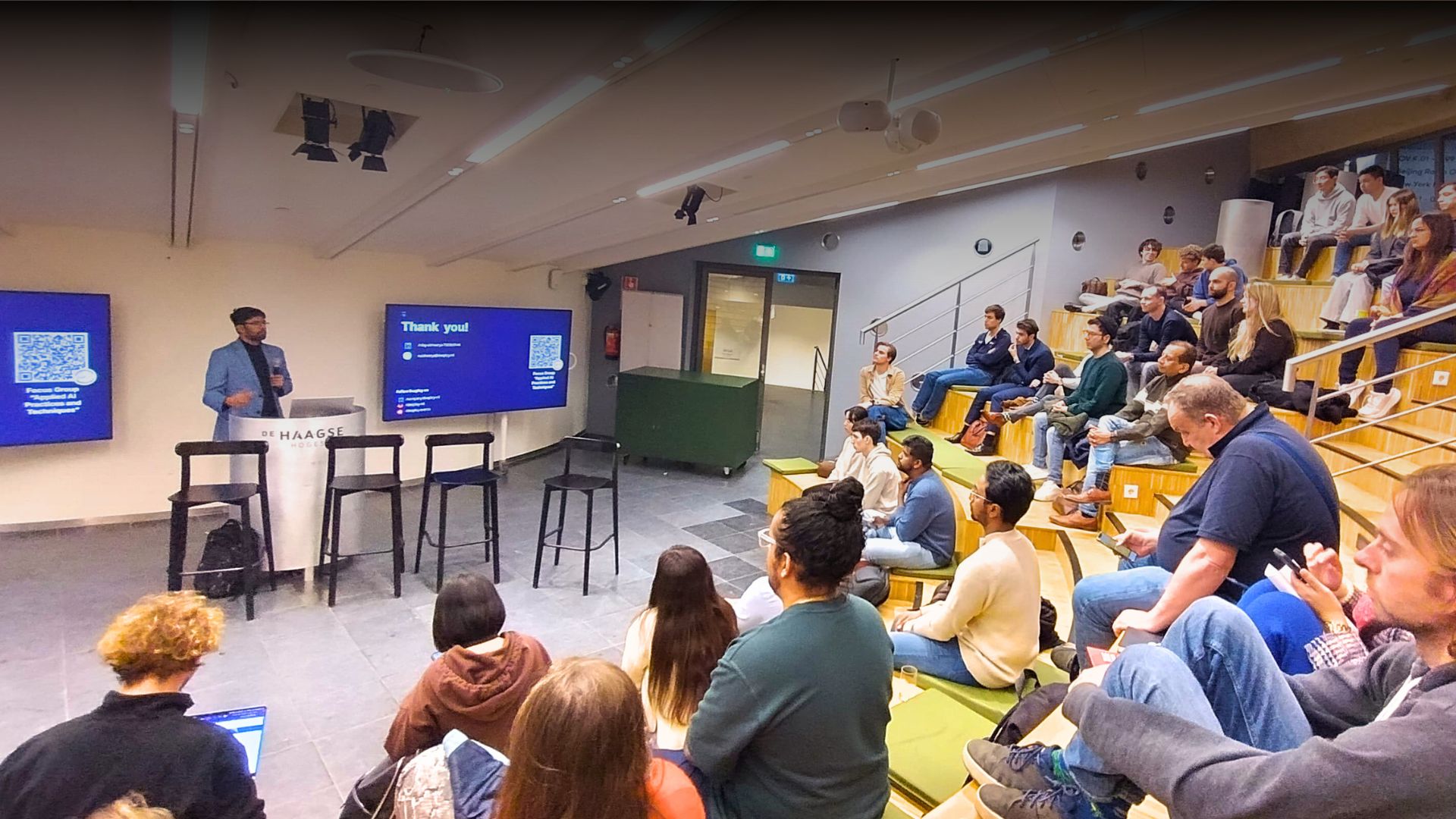 Zaal studenten en medewerkers