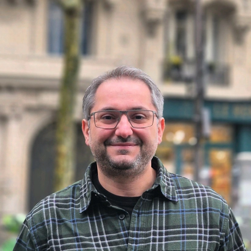 A portret photo of Anas Alkanafani