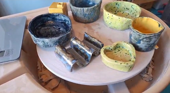 Queer hands, clay stories