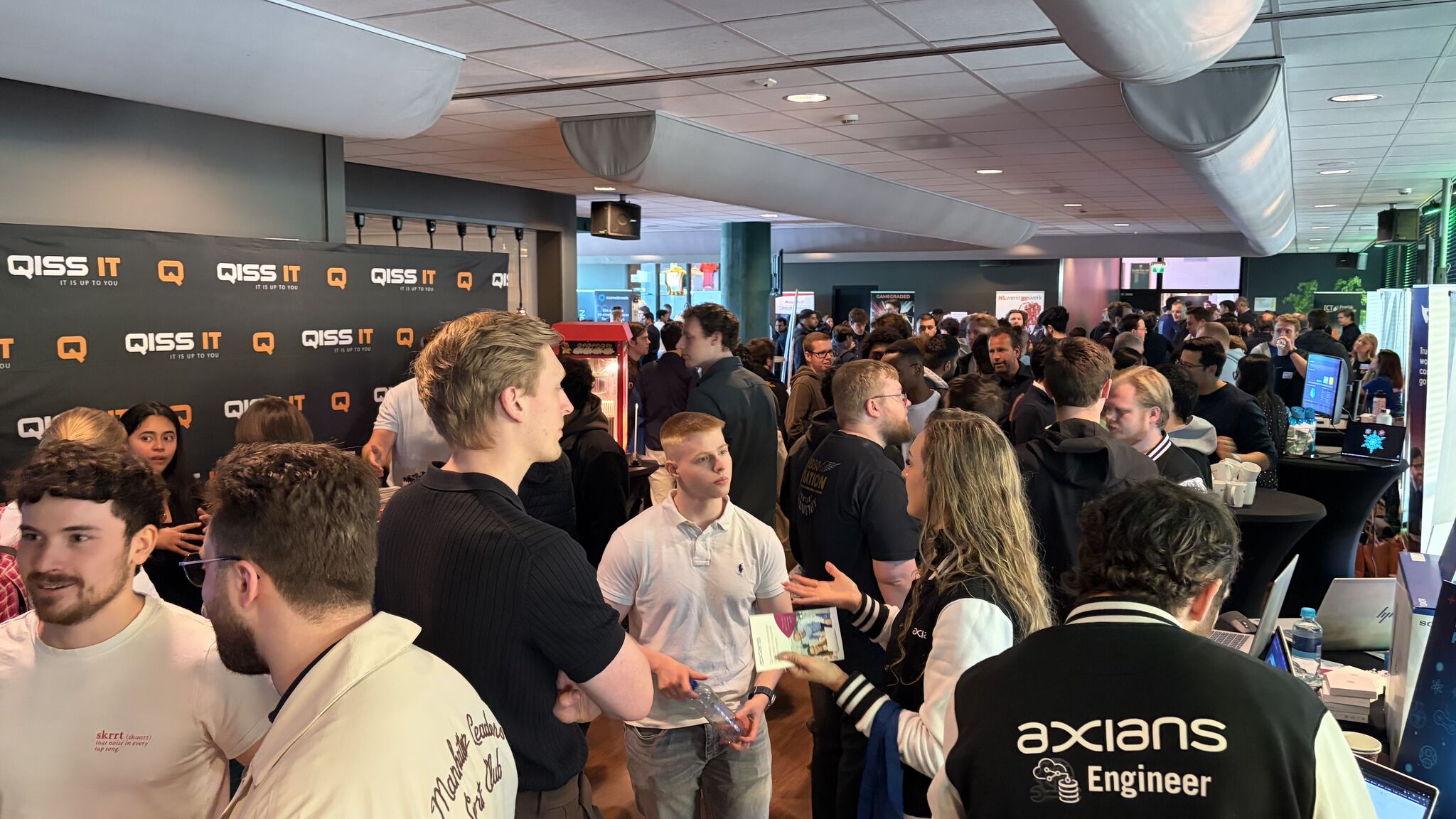 Groep mensen op de Haagse ICT-Carrièredag 