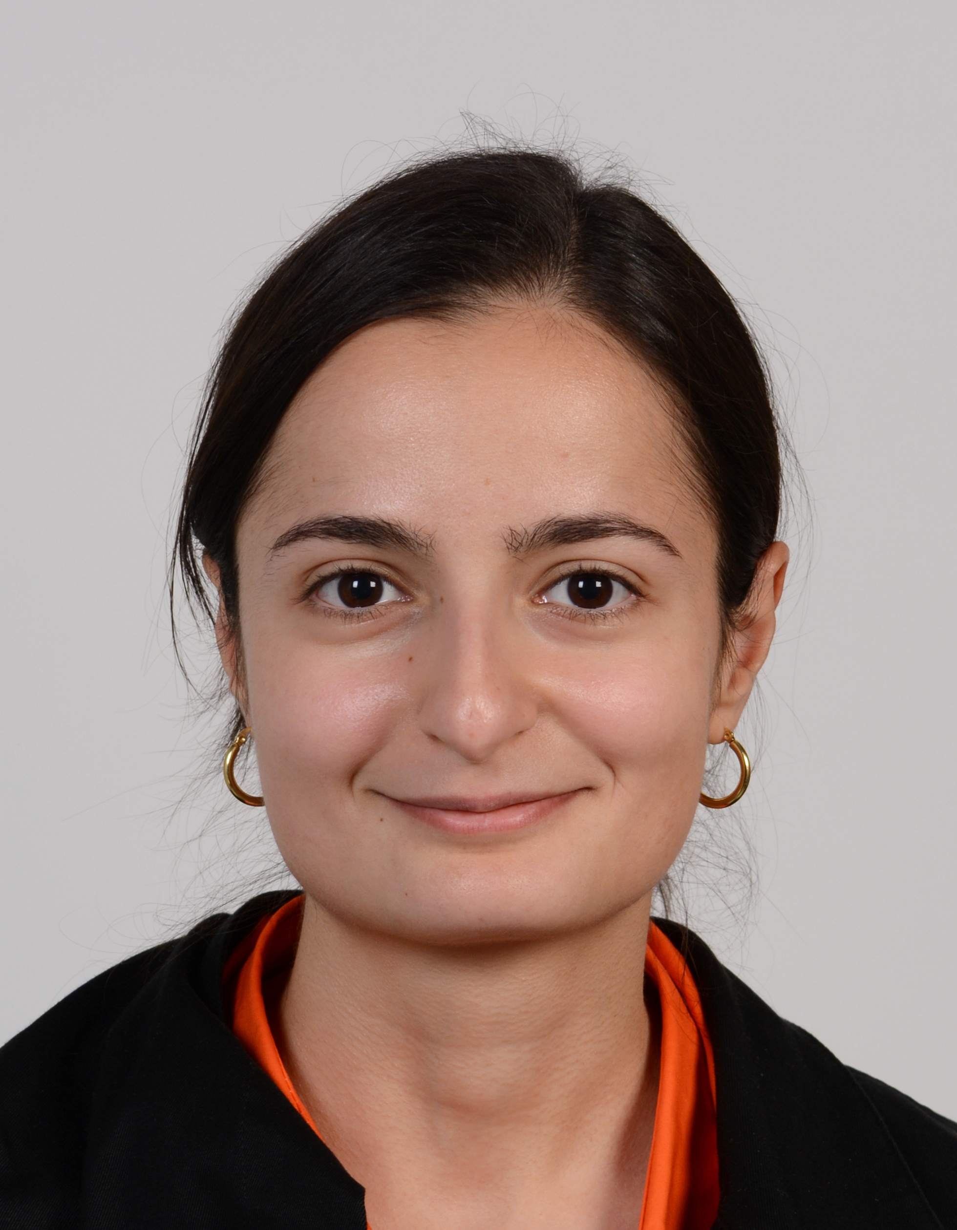  Leyla Gayibova